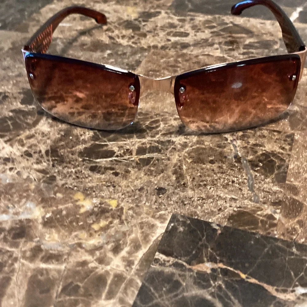 🟢BUNDLE any 4 items $12 as marked 🟢 - Picture 3 of 3